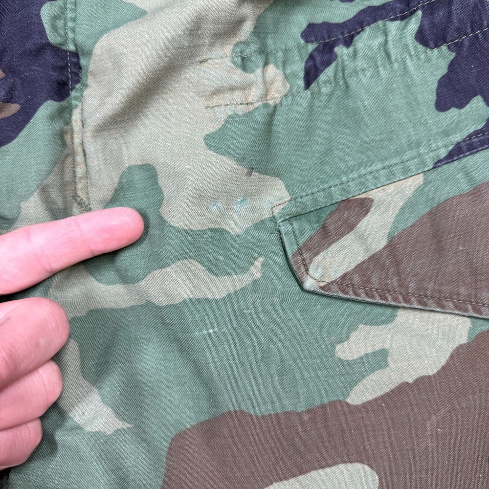 Vintage Army Camo Coat Jacket Cold Weather Small Long Woodland Distressed FLAW - Picture 9 of 16